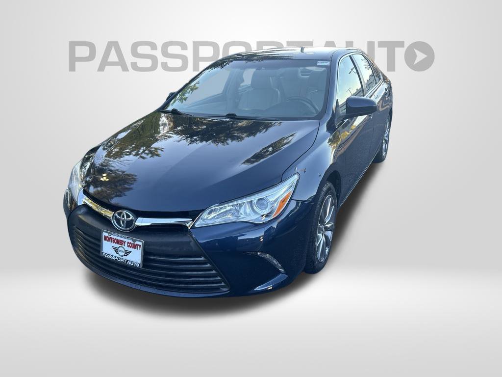 Used 2017 Toyota Camry XLE FWD image 1