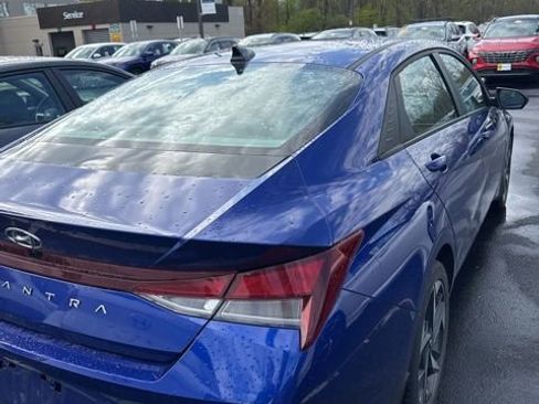 Used 2023 Hyundai Elantra SEL w/ Convenience Package FWD image 5