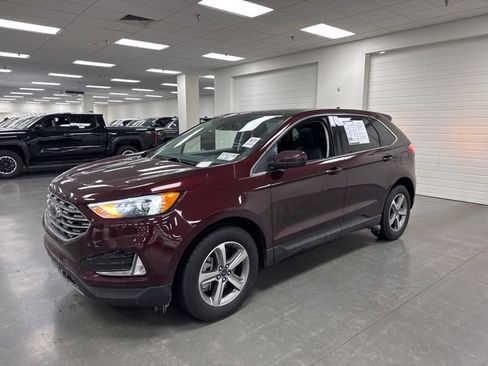 Used 2022 Ford Edge SEL w/ Convenience Package image 3