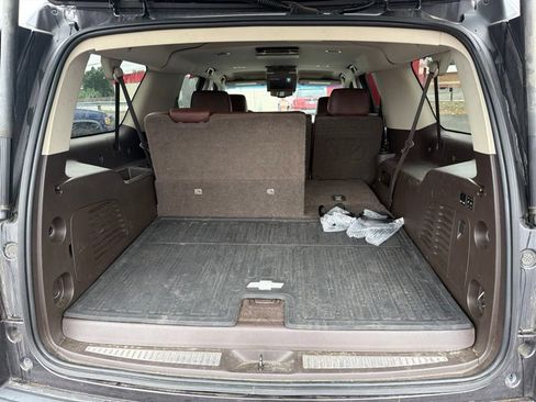 Used 2018 Chevrolet Suburban Premier w/ RST Edition AWD/4WD image 10