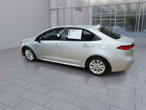 Used 2026 Toyota Corolla LE w/ LE Premium Package FWD image 6