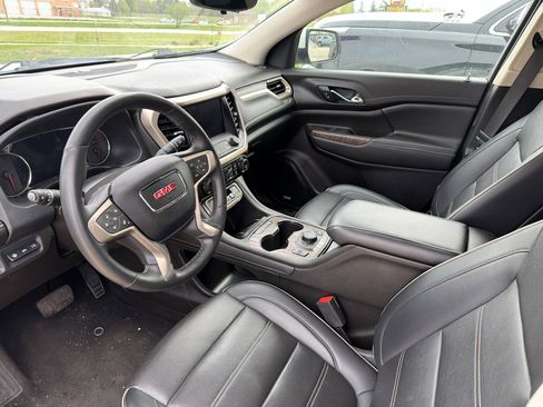Used 2023 GMC Acadia Denali w/ Denali Technology Package AWD/4WD image 8