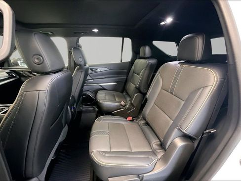Used 2025 Chevrolet Traverse High Country w/ LPO, Floor Liner Package AWD/4WD image 24