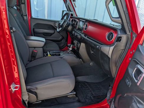 Used 2022 Jeep Wrangler Unlimited Rubicon AWD/4WD image 29