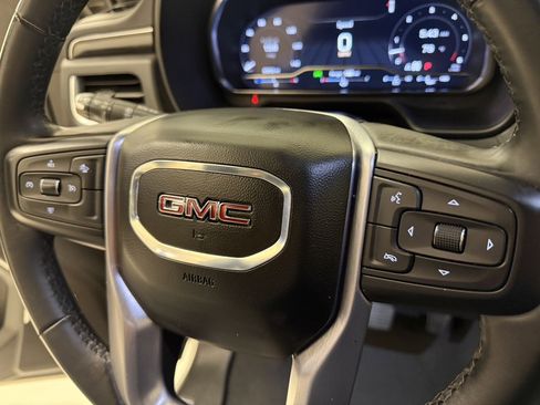 Used 2024 GMC Yukon XL SLT image 29