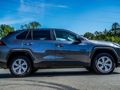 Used 2024 Toyota RAV4 LE FWD image 5