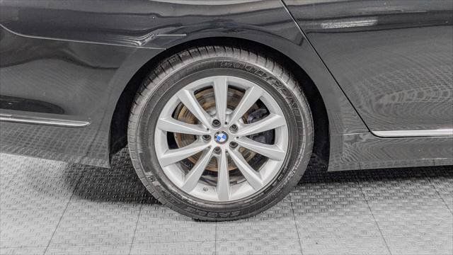 Used 2017 BMW 740i RWD image 34