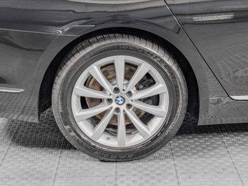 Used 2017 BMW 740i RWD image 34
