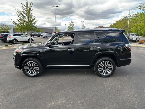 Used 2023 Toyota 4Runner Limited AWD/4WD image 17