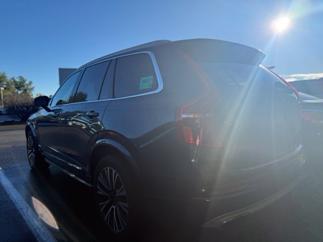 Used 2021 Volvo XC90 T6 Momentum w/ Climate Package AWD/4WD image 3