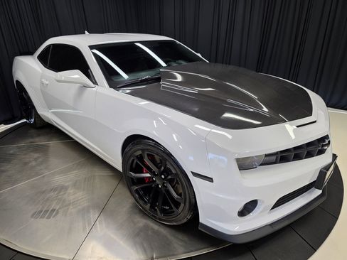 Used 2013 Chevrolet Camaro SS w/ SS Performance Package image 52