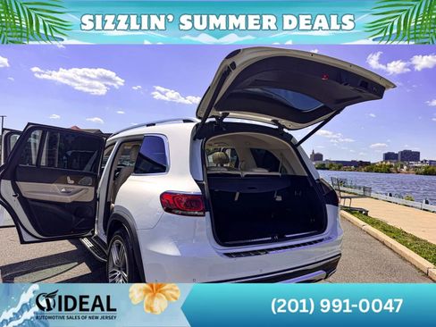 Used 2021 Mercedes-Benz GLS 450 4MATIC image 10