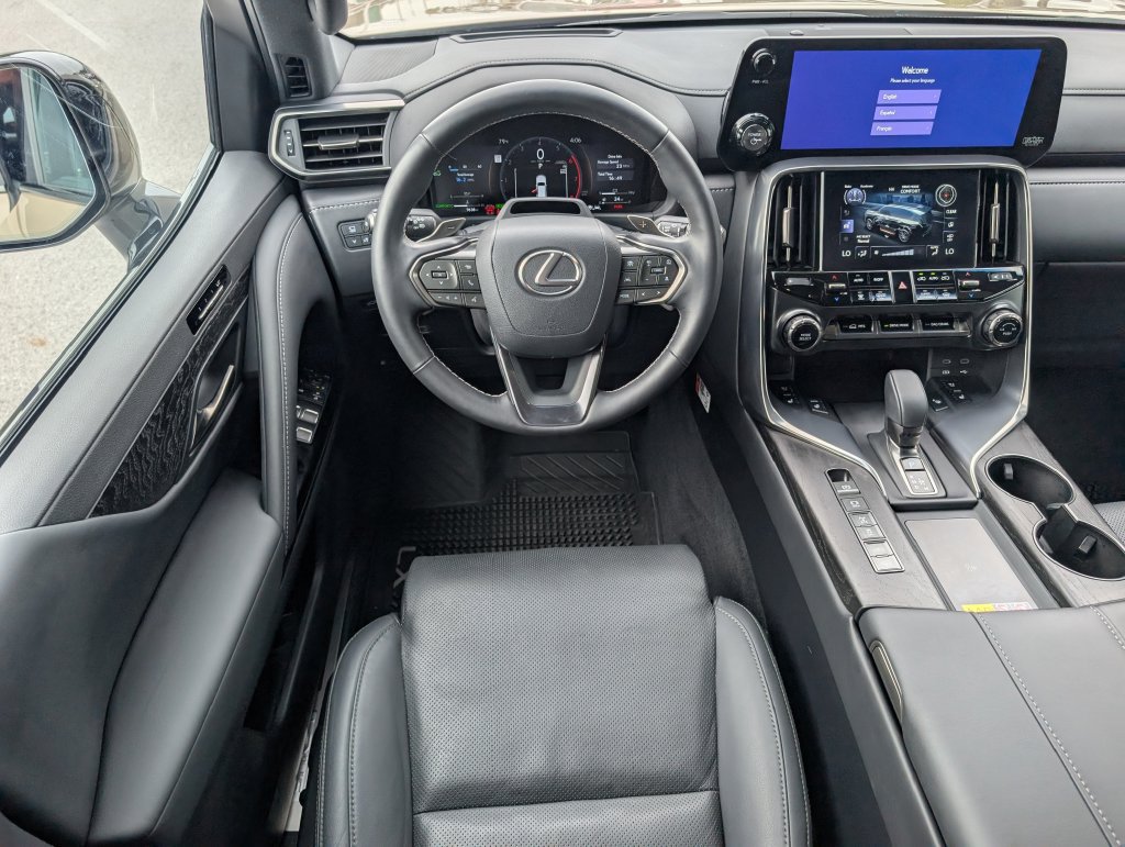 Used 2025 Lexus LX 700h Overtrail AWD/4WD image 3