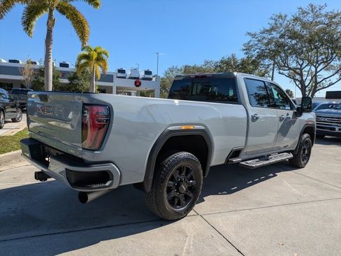Used 2025 GMC Sierra 3500 AT4 image 4