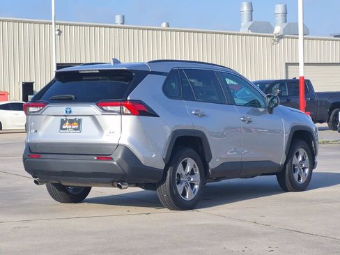 Used 2024 Toyota RAV4 LE AWD/4WD image 6