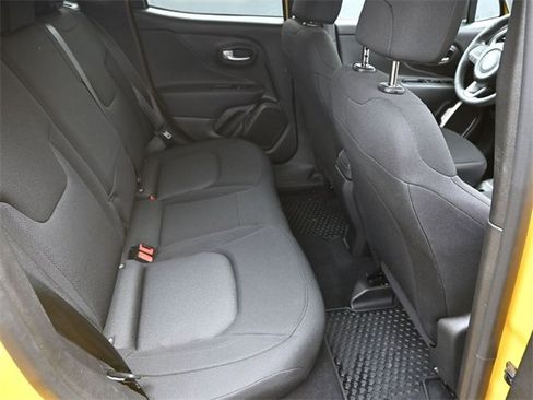 Used 2023 Jeep Renegade Latitude image 30