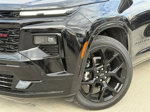 Used 2026 Chevrolet Traverse RS image 2