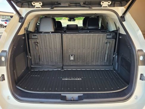 Certified 2021 Toyota Highlander Limited AWD/4WD image 33