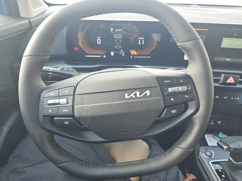 New 2026 Kia Sportage EX w/ EX Panorama Roof Package image 11