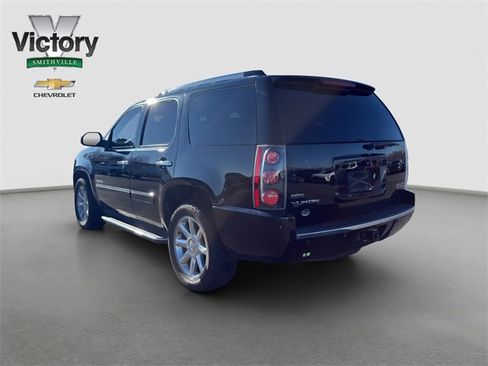 Used 2011 GMC Yukon Denali image 4