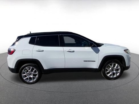 Used 2025 Jeep Compass Limited AWD/4WD image 15
