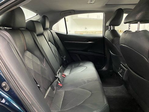 Used 2019 Toyota Camry XLE w/ Carpet Mat Package image 13