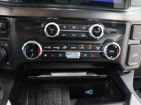 Used 2024 Ford F250 Lariat w/ Black Appearance Package AWD/4WD image 10