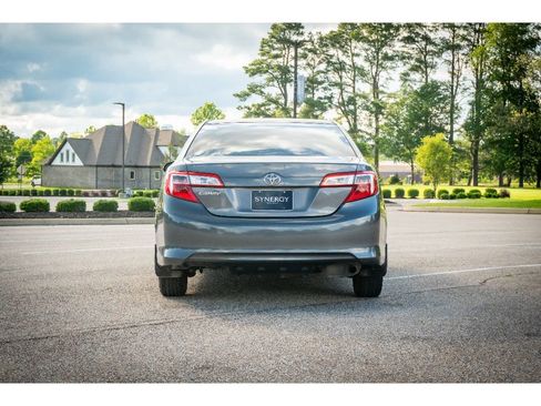 Used 2013 Toyota Camry FWD image 6