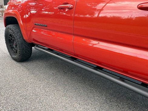 Used 2018 Toyota Tacoma TRD Sport w/ Technology Package AWD/4WD image 14