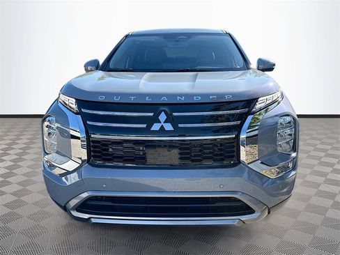 New 2026 Mitsubishi Outlander SE image 2