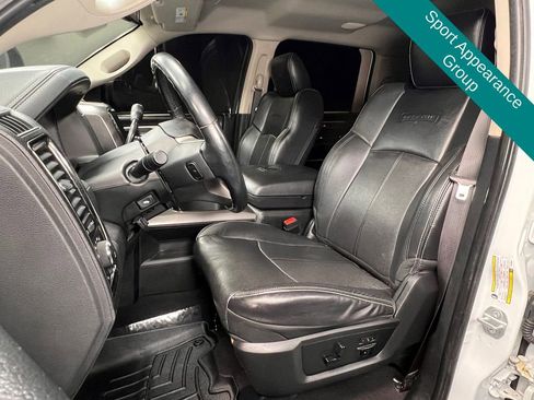 Used 2018 RAM 3500 Laramie w/ Sport Appearance Group AWD/4WD image 4