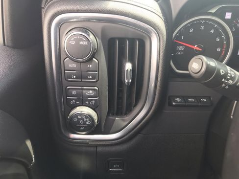 Used 2021 Chevrolet Silverado 1500 High Country w/ Technology Package AWD/4WD image 18