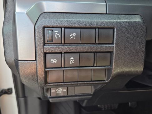 Certified 2025 Toyota Tacoma SR5 RWD image 27