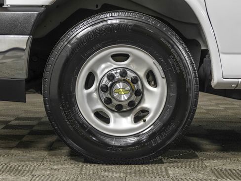 Used 2025 Chevrolet Express 3500 LT w/ LT Preferred Equipment Group image 20