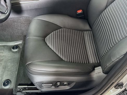 Certified 2023 Toyota Camry SE FWD image 19