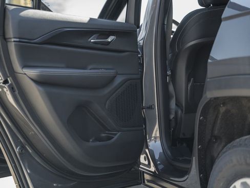 New 2025 Jeep Grand Cherokee Laredo X image 34