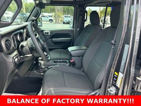 Used 2023 Jeep Gladiator Sport AWD/4WD image 15