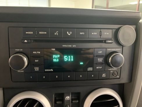 Used 2009 Jeep Wrangler Unlimited Sahara AWD/4WD image 18