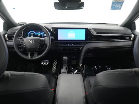 Used 2025 Toyota Camry XSE image 13
