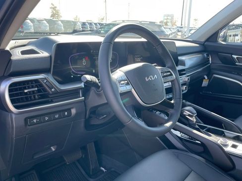 New 2025 Kia Telluride S image 9