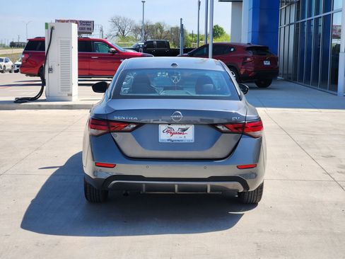 Used 2024 Nissan Sentra SV image 8