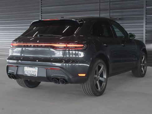Certified 2025 Porsche Macan AWD/4WD image 11
