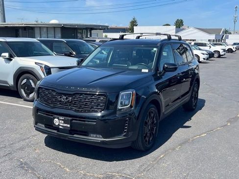Used 2022 Kia Telluride SX w/ SX Prestige Package AWD/4WD image 3