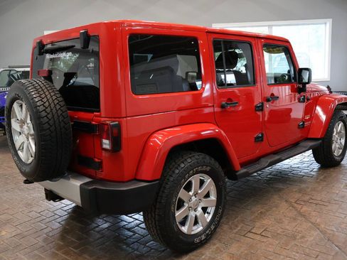 Used 2012 Jeep Wrangler Unlimited Sahara w/ Dual Top Group AWD/4WD image 7