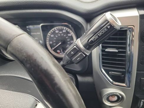 Used 2019 Nissan Titan PRO-4X w/ Pro-4x Convenience Package AWD/4WD image 32