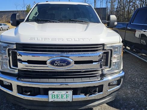 Used 2017 Ford F250 XLT w/ XLT Value Package image 2