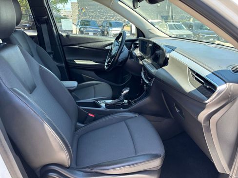 Used 2025 Buick Encore GX Preferred FWD image 36