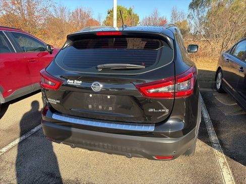 Used 2022 Nissan Rogue Sport SL w/ Premium Package image 11