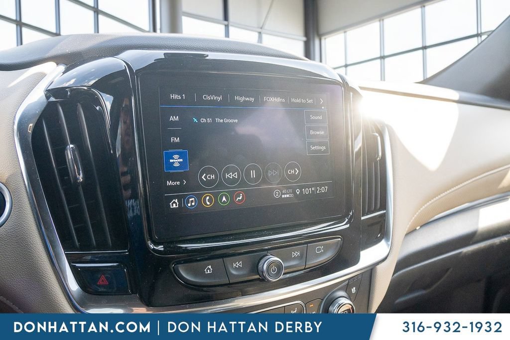 Used 2023 Chevrolet Traverse Premier FWD image 7