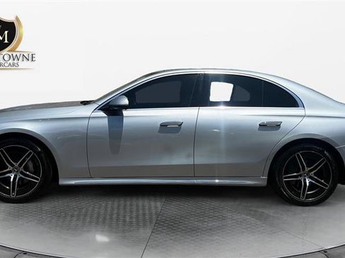Used 2025 Mercedes-Benz E 350 Sedan image 2
